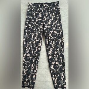 Sweaty Betty Camouflage Leggings - Black and Gray - Medium